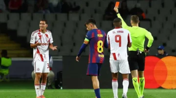 توبيخ الحكم في مباراة برشلونة وأولمبياكوس يثير جدلًا في غرفة ملابس الفريقين